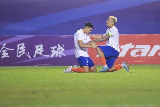 夜蒲4大尺度吸乳视频